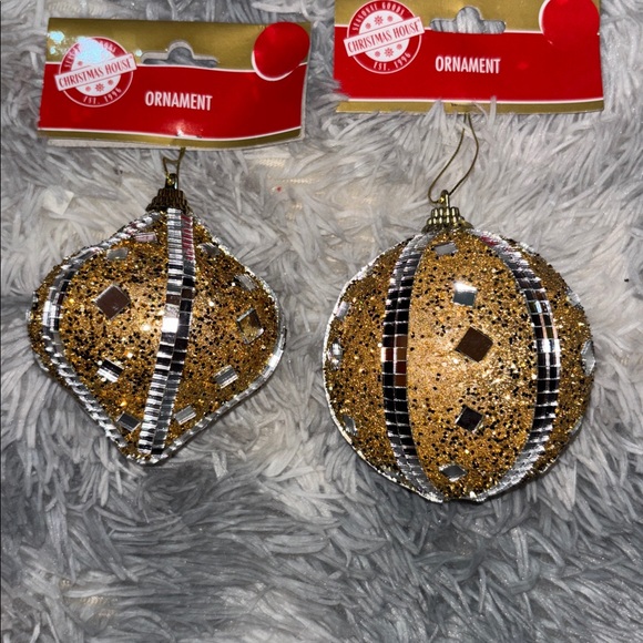 christmas house Other - Silver and Gold Ornament Duo NWT